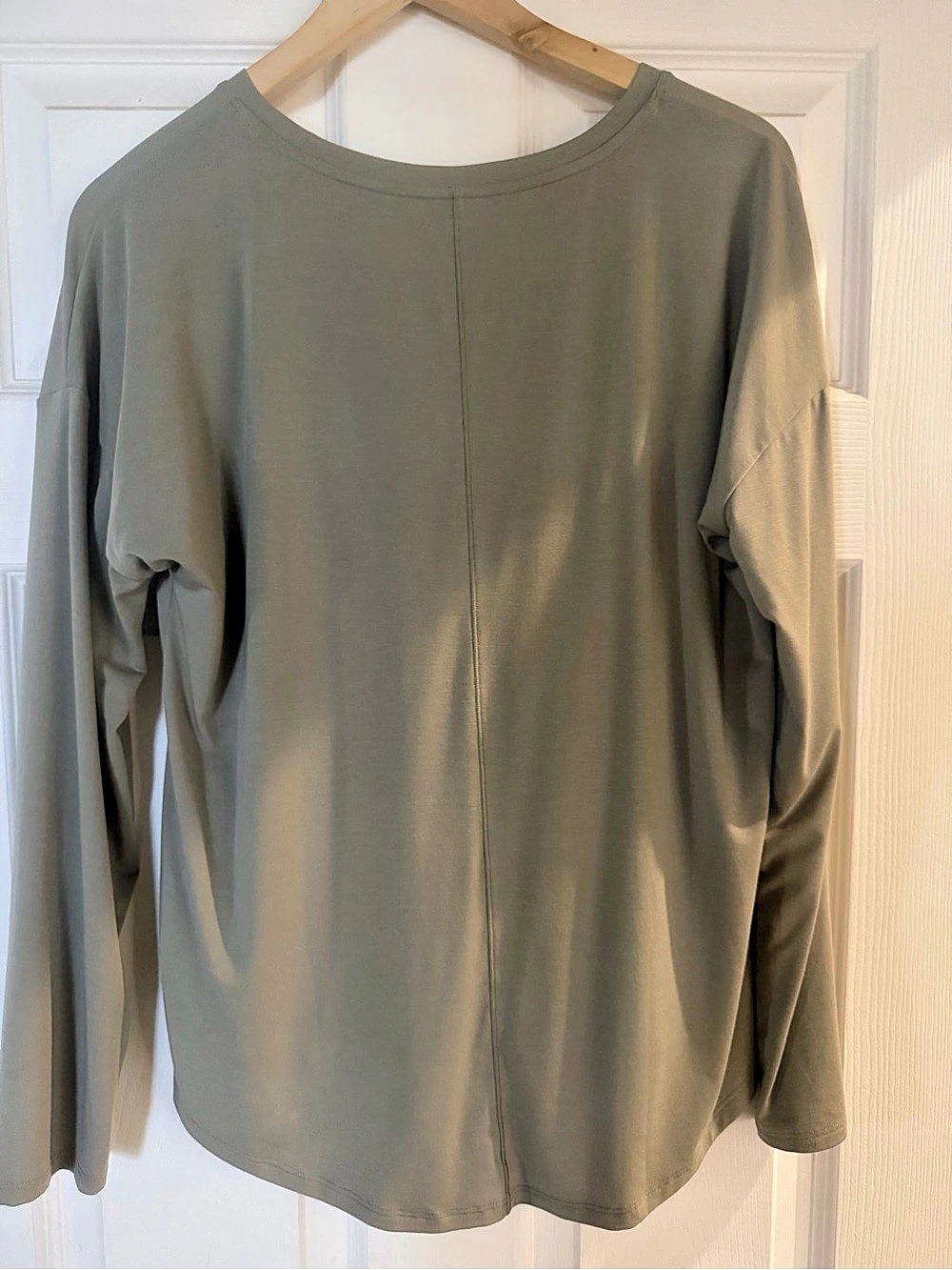 Athleta Move With Ease Top Long Sleeve Top in Willow Size Medium Like New